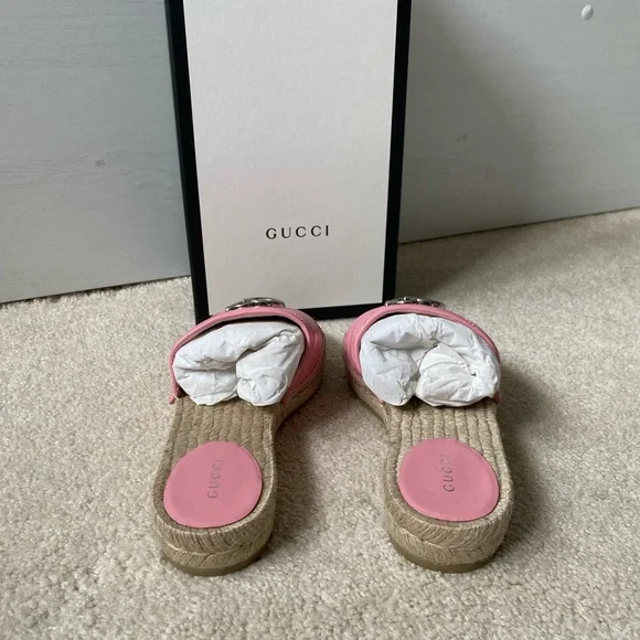 SOLD **BRAND NEW GUCCI SANDALS** - Picture 4 of 15